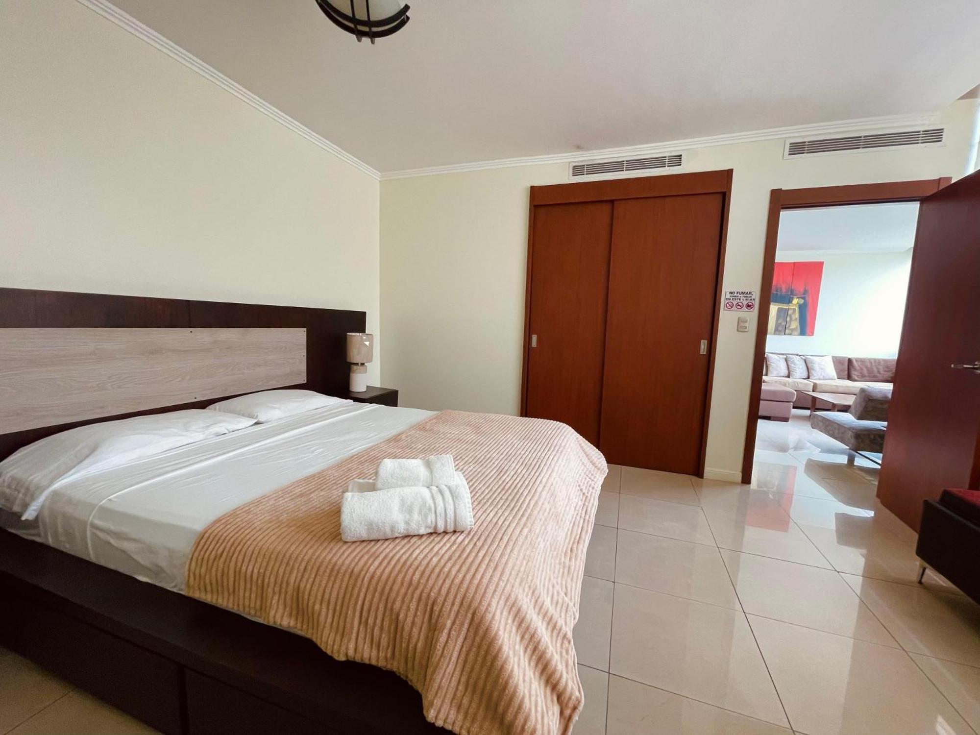 Suite Riverfront Puerto Santa Ana Guayaquil Exterior photo