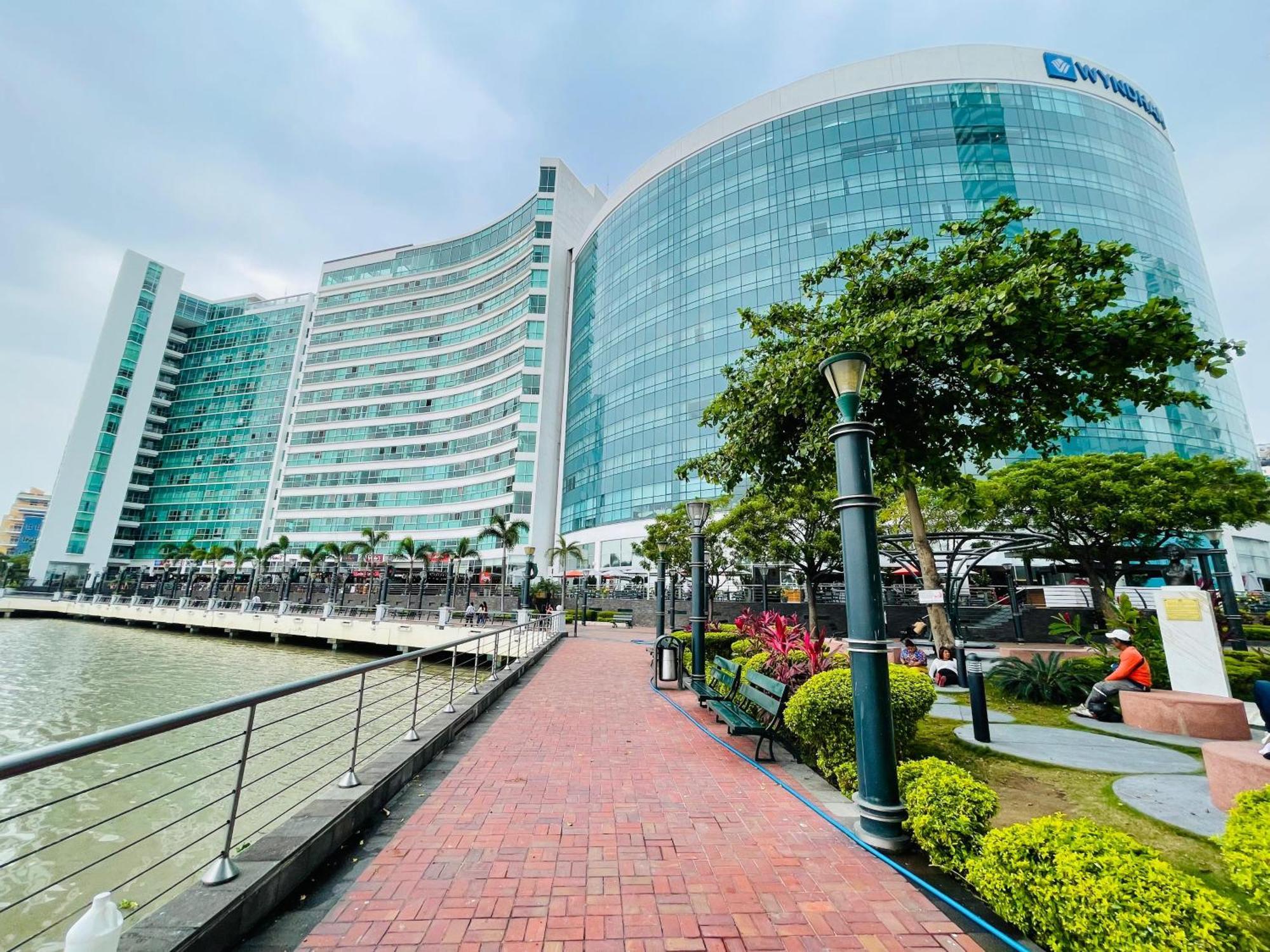 Suite Riverfront Puerto Santa Ana Guayaquil Exterior photo